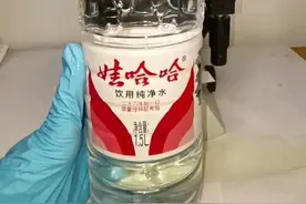 两瓶水做的客观比对，显微镜下的娃哈哈，放大500倍的纯净与良心图片