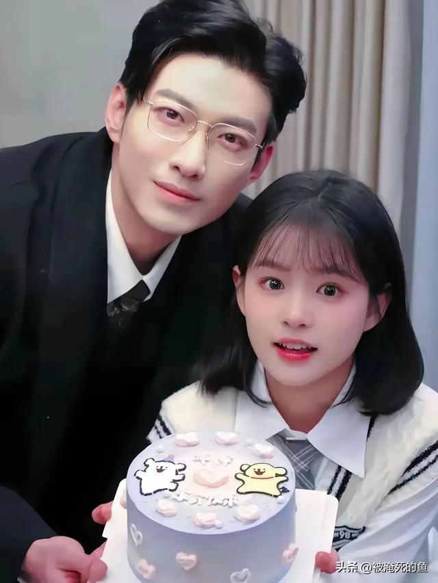 短剧网红于龙和杨咩咩的婚礼，杨咩咩好可爱好萌，一直像小孩儿