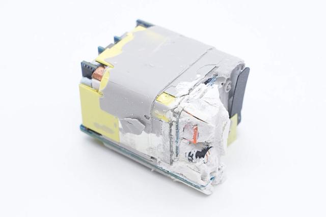 小米120W澎湃秒充+100W PD快充，酷态科10号超级电能充mini拆解
