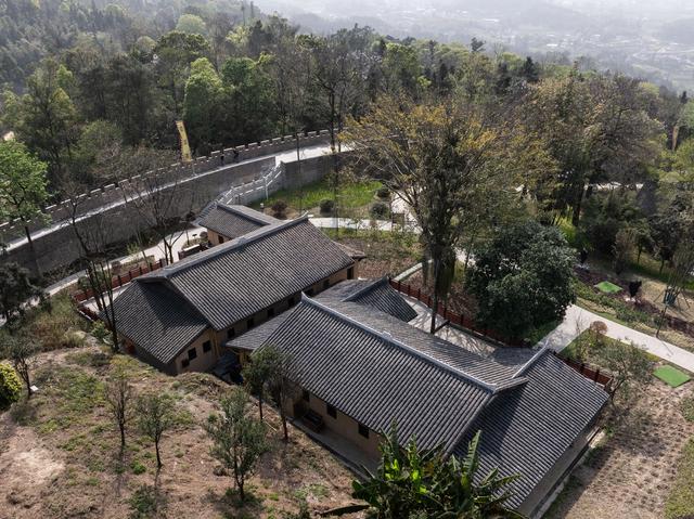 四川隆昌云顶寨，距今已有600多年历史，被誉为“川东第一寨”