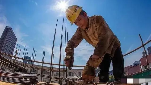 延迟退休大局已定！1967-1977年出生的人，3类人发愁，4类人高兴