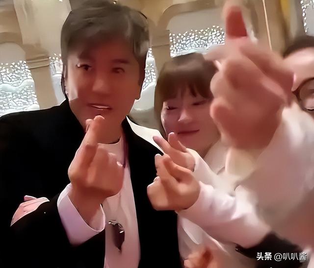 他8次上春晚，作死被捕入狱，如今56岁无人问津，沦落到四处走穴