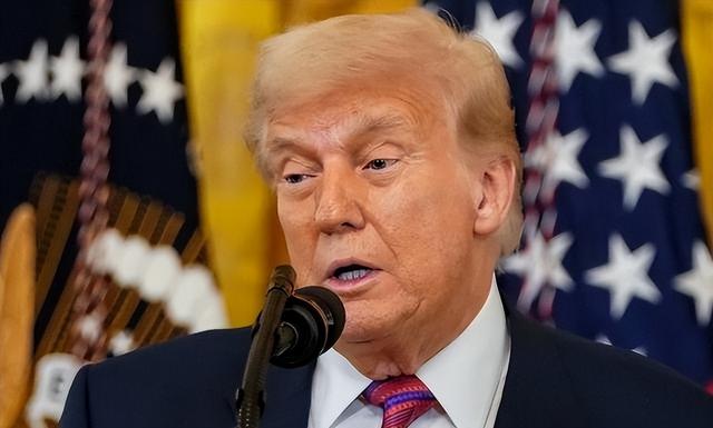 特朗普下令：开火！俄大规模空袭，中国武器亮相欧洲，美国很被动