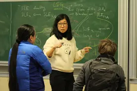 美国数学大奖首位女性华人得主！她说：我只是一个普通人图片