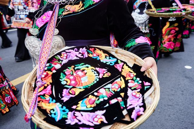 黔东南雷山苗年，载歌载舞，热闹非凡，感受一场流动的非遗盛宴