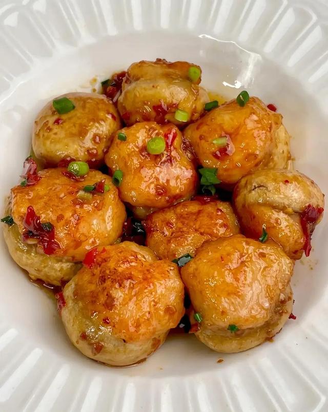 钾是土豆的36倍，建议中老年隔天吃一次，对肝脏好，腿脚更有劲！