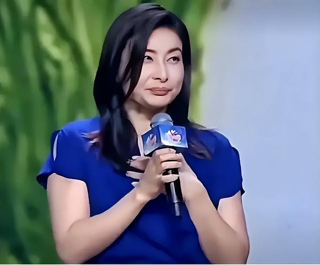 摊牌了！结婚13年，郭晶晶再次迎来喜讯，原来霍震霆当年没说错