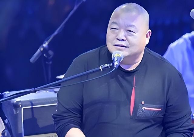 她连上4次春晚，和恩师同居怀孕，被骗流产，51岁依然无人敢娶