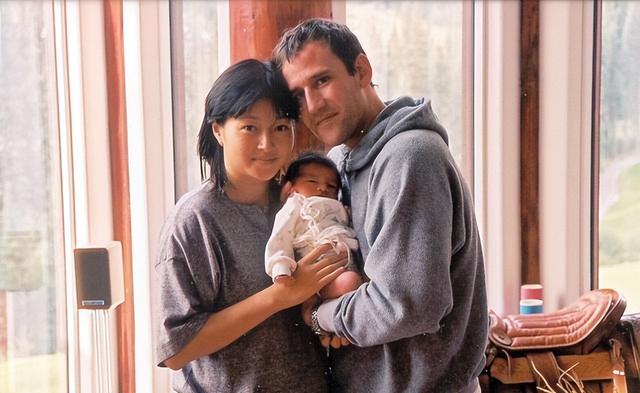 两次拒绝黎明，无视钟汉良示爱，被折磨20年后55岁的她憔悴成大妈