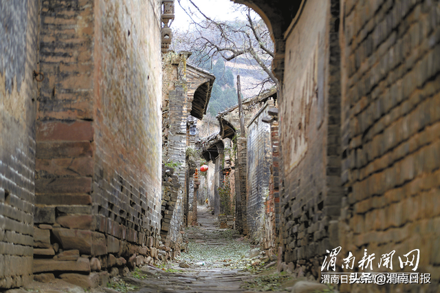 古村寻根丨韩城王峰村：千年古寨锁云烟 一径苔深述流年