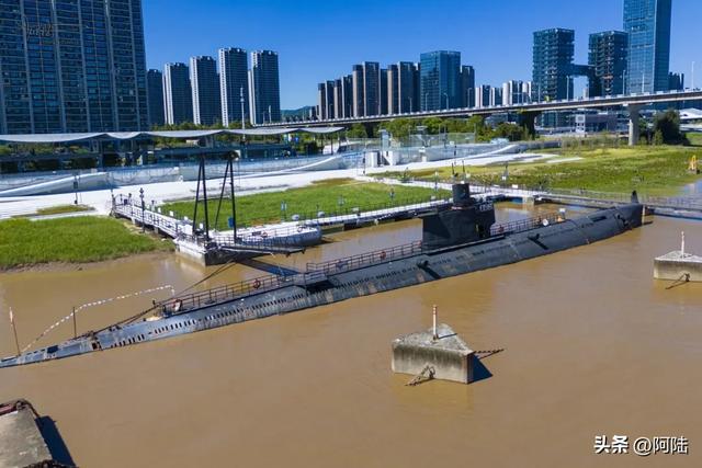 台州的349潜艇观光基地目前已歇业,但外景可以免费看