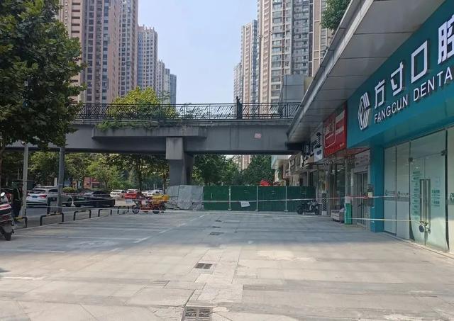 长沙一小区外墙脱落致21岁女子死亡
