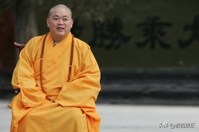 释永信与美女的同框，个个肤白貌美，10年前就曾被举报私生活混乱