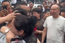 寻亲界第一例！医生宣布“夭折”的儿子，33年后自己找回家全过程图片