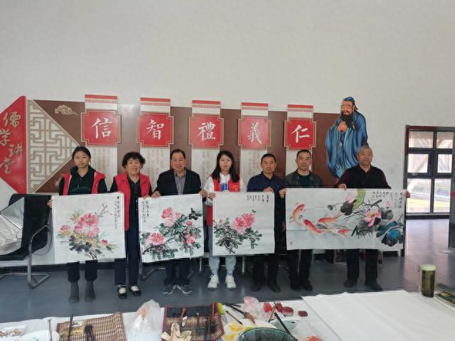 重阳佳节将来临 创作墨宝送老人