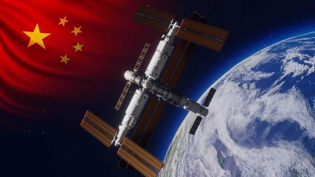 央视披露：蔡旭哲、刘伯明出舱曾遇意外，神舟二十号为何3次加防