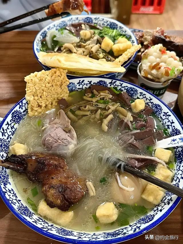 为啥说南京夫子庙的美食，几乎都是外地老板忽悠外地游客的？