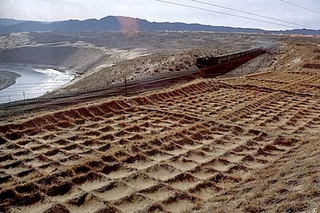 漫走腾格里沙漠