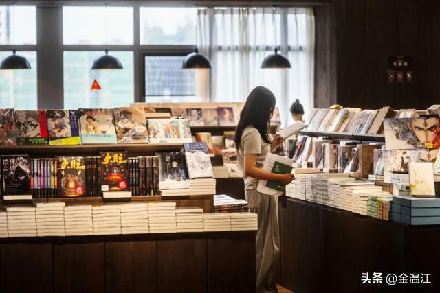 抓住暑假的尾巴！来温江这家书店避暑“充电”吧~