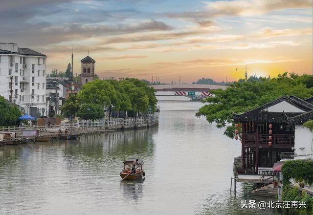 与周庄、西塘、南浔等相比，上海朱家角古镇如何
