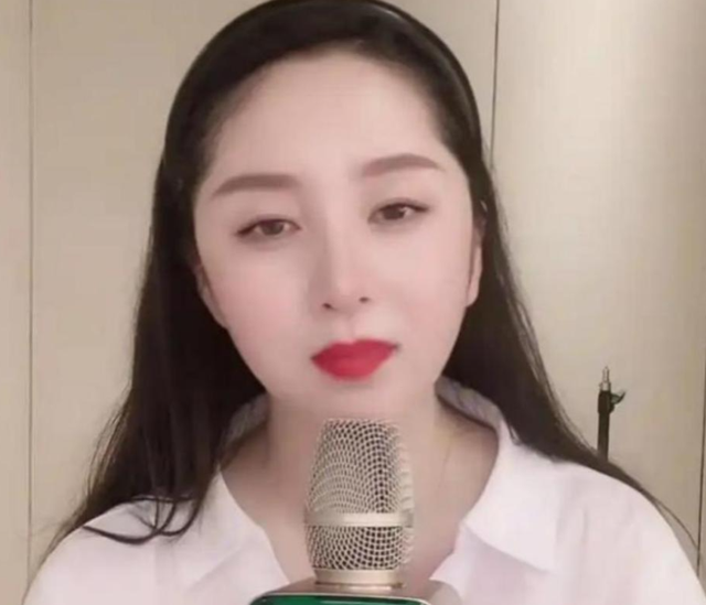 她靠星光大道一炮而红	，却因当小三前途尽毁，今39岁活成这样