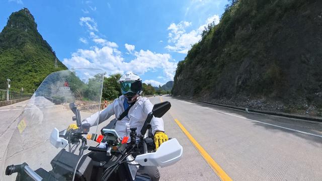 影石Insta360 X4 Air首发评测：2399元起，掀全景相机大众化元年？