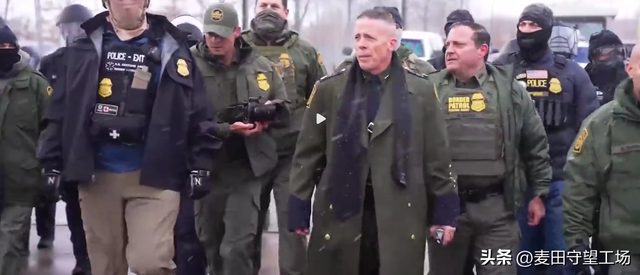 不打伊朗了！美军调转枪口，国民警卫队动员，将开打特朗普御林军