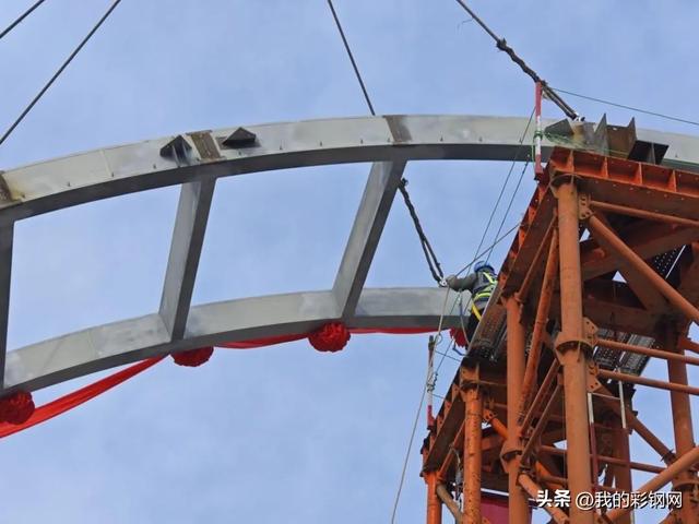 亚洲最大无缝钢屋盖提升！济南机场二期扩建工程预计明年竣工！