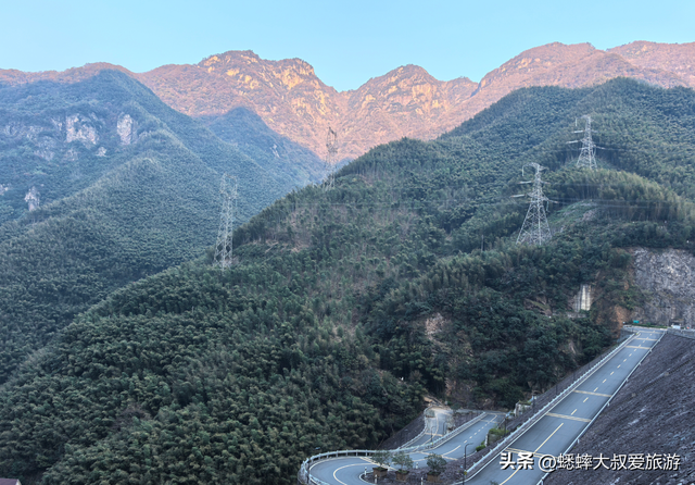 海拔928米的浙江宝地，山顶竟然有“天池”，秋日自驾，惊喜百分