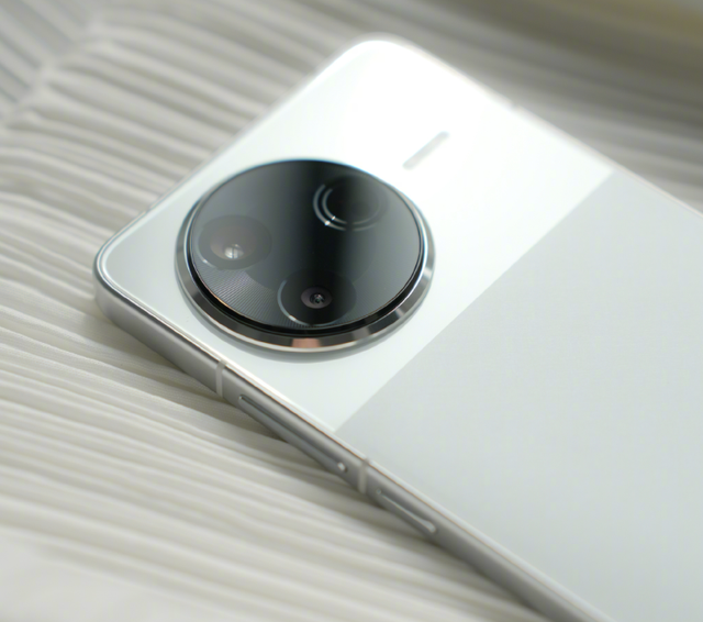 红米K80大跳水：1504元拿下IP68+2K屏+6550mAh，这配置真狠