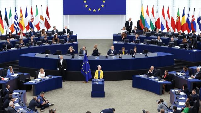 马克龙威胁对华下战书，中国先下手为强，反制即日起立即实施