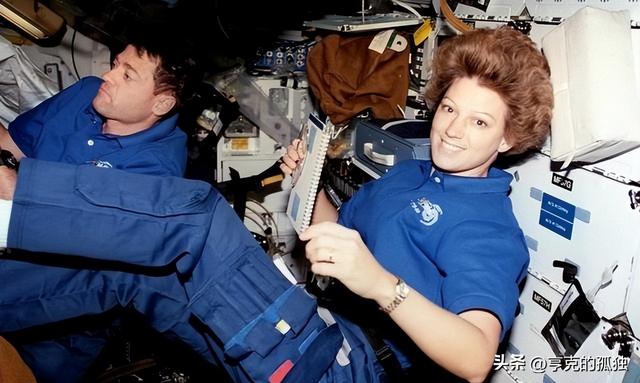 女宇航员在太空如何满足生活需求？隐私如何保护？自有妙招