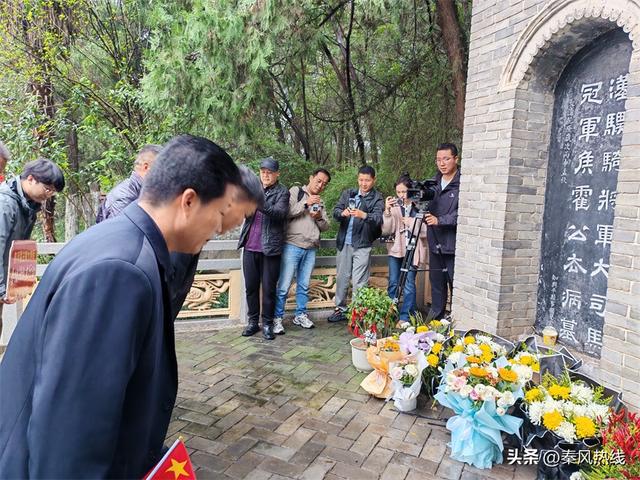 国庆长假首日 千余名游客走进茂陵 祭拜霍去病 体验汉文化