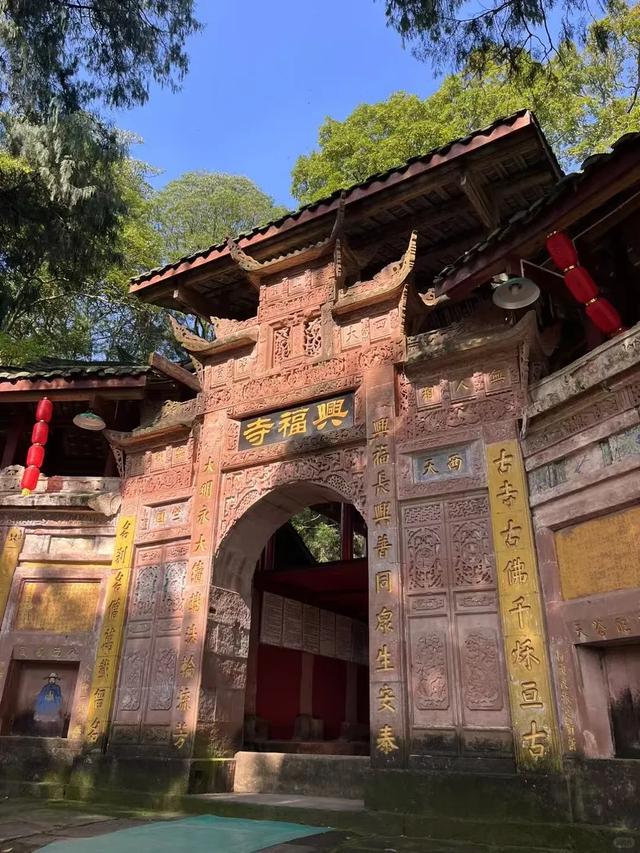 古建不输山西、风景媲美川西！成都1h直达这里，6大千年古迹0门票