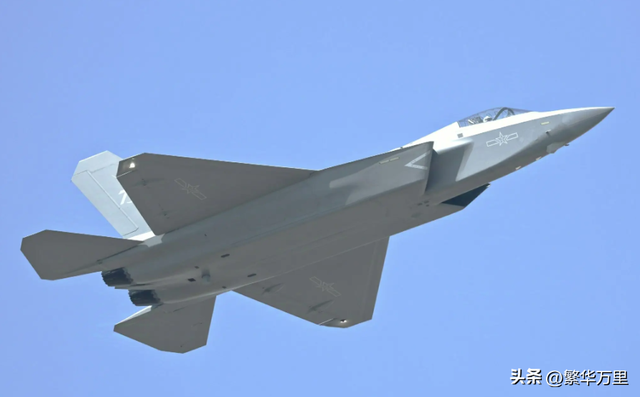 俄罗斯苏57战机，弹仓尺寸公开，不如中国，到底差距有多大？