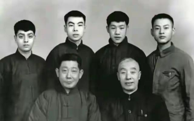 姜昆弟子刘惠：李金斗老师在北京相声圈	，是一个承上启下的小核心