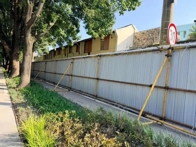 上海市中心又一公园拆除围墙！24小时开放！内藏明城墙和宝藏机位！怎么还有个“灶披间”？