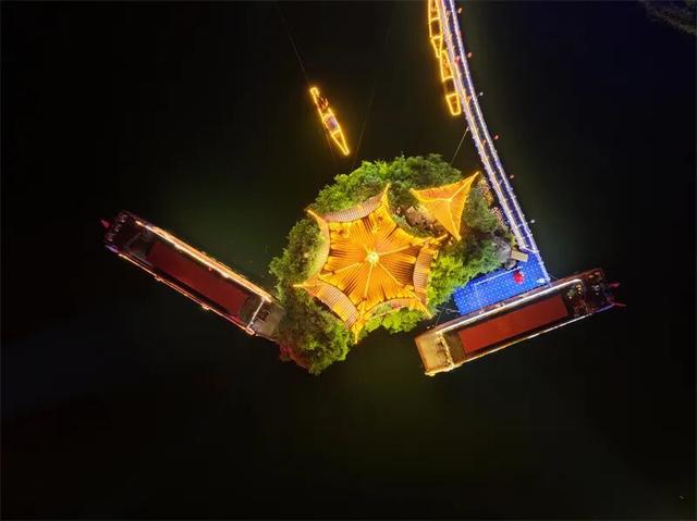 三江月圆夜 家国同梦时，铜仁双节盛宴撼动人心