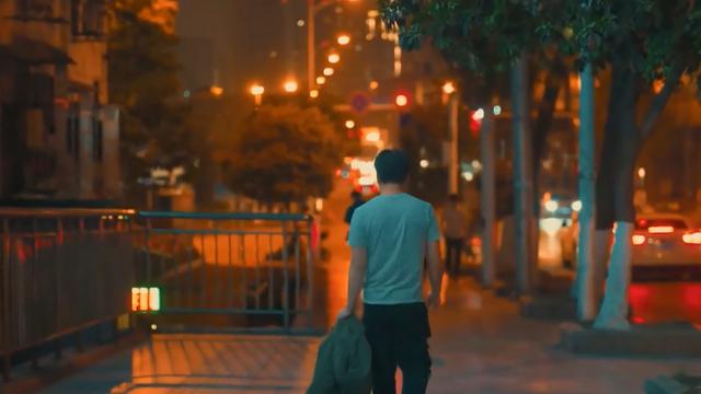 我们都在用力活着，却忘了为什么出发