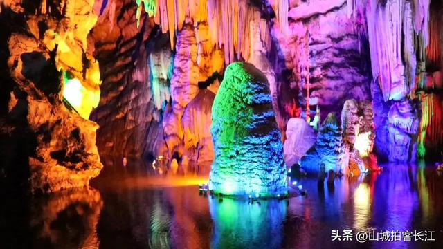 贵州铜仁头号大县，交通令人又爱又恨，景点名称像武侠小说目录？