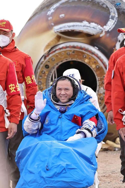 神舟二十一号成功发射！美国封锁失败，中国2030年前实现载人登月