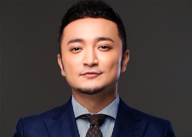 离婚后只字不提尼格买提，一别两宽3年后，才发现他们不是一类人