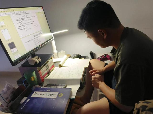 又一间谍被抓！央视亲自发声，泄密大量能源机密，身份曝光不简单