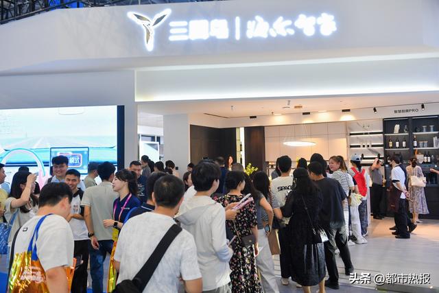 “人工智能+”：三翼鸟智博会展示8大AI场景