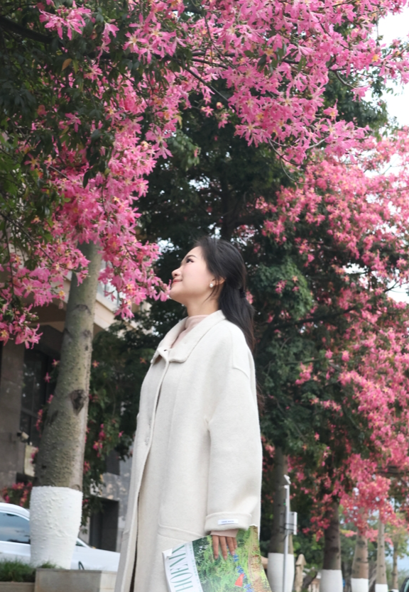 比西昌人少，比昆明更近！高铁直达20℃小众春城，赏花摘果泡温泉！3元草莓吃到撑~