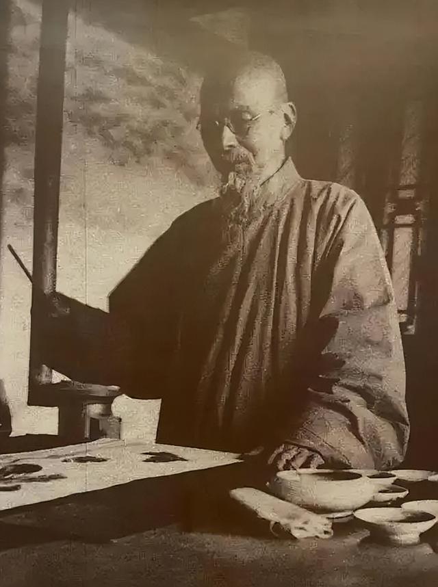 晚清太监尹春如，给齐白石看大门22年，没有工钱，每月就给几幅画