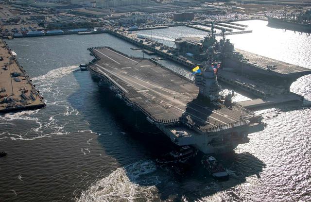 美最大航母逼近委内瑞拉！10万吨战舰抵加勒比海，军事施压再升级