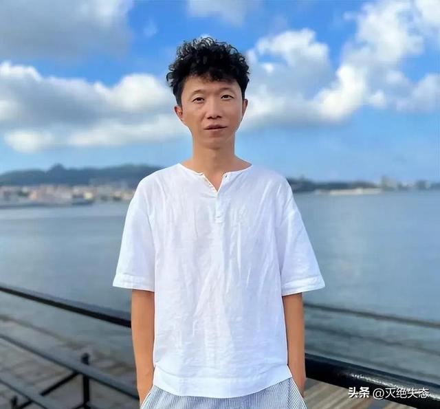 原来他们是夫妻，因音乐结缘恩爱至今，如今演完《归队》终于火了