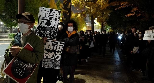 中美日航母齐聚西太？中方喊话高市背后人物	，日本收到三个坏消息