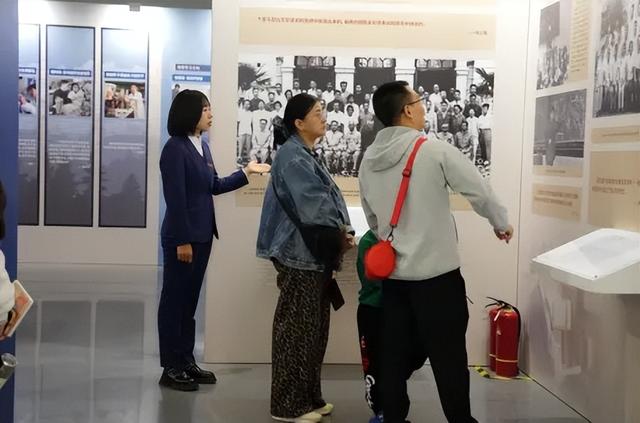 第六届“科学那达慕”首日精彩启幕—科学与爱国热情点燃国庆佳节